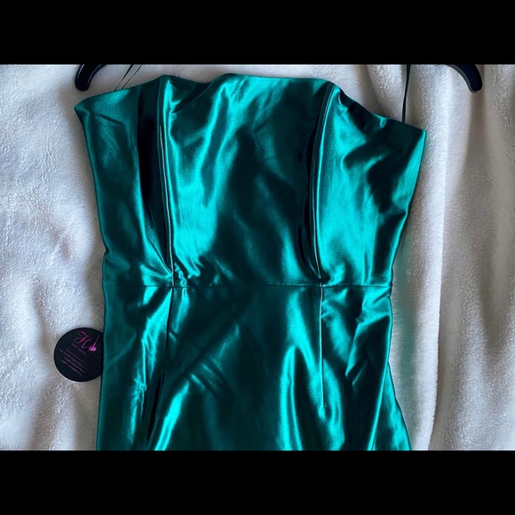 Emerald Green Satin Dress! - Picture 3 of 7
